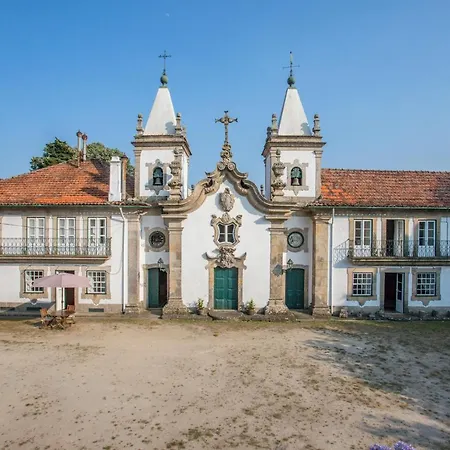 Гостевой дом Outeiro Tuias - Manor House Марку-ди-Канавезиш