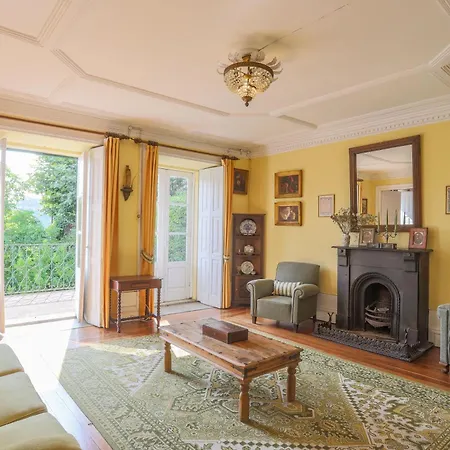 Outeiro Tuias - Manor House Гостевой дом 4*