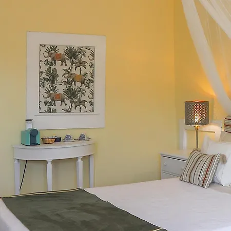 Outeiro Tuias - Manor House Гостевой дом 4*
