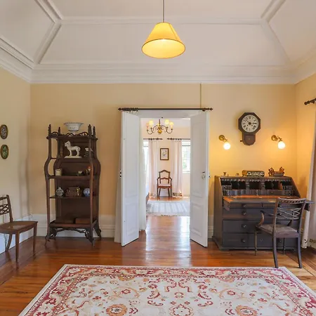 Outeiro Tuias - Manor House Гостевой дом 4*
