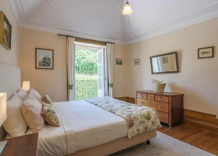 Outeiro Tuías - Manor House